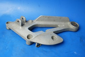 Footrest hanger right front used XJ900 Diversion