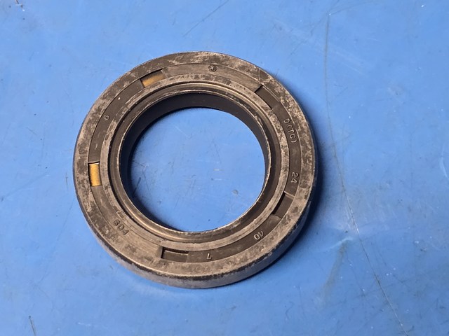 Oil seal 24 x 40 x 7 Double lip TC Daelim (image for) Oil seal 24 x 40 x 7 Double lip TC Daelim